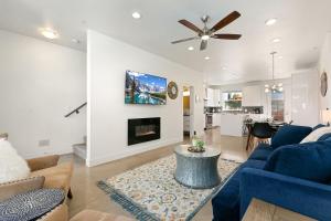 Elegant Mountain Haven - King Bed and Fireplaces - 4hvězdičkové hotely ve městě Fort Collins