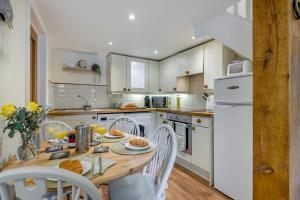 The Cottage - Vineyard Street