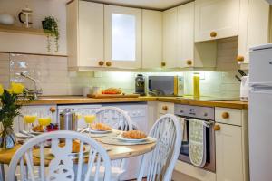 The Cottage - Vineyard Street