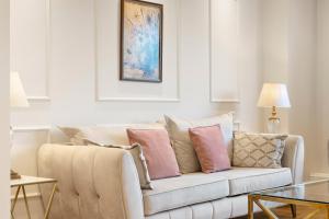 Upscale Comfort 3 Beds over Harrods Residence