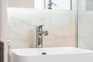 Upscale Comfort 3 Beds over Harrods Residence