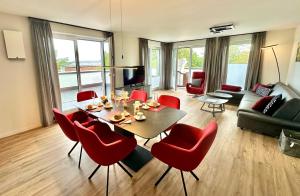 2000 - Penthouse Leni