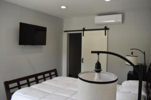 Tannersville Village Room 1