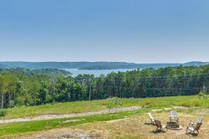 Lake View and Game Room on 3 half Acres, Near Marina