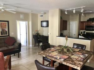 Beautiful 1st Floor Condo in Gated Cane Island, Close to Parks condo