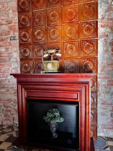 Vibrant Downtown Studio Oasis