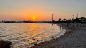 Beach house in the heart of Athens Riviera