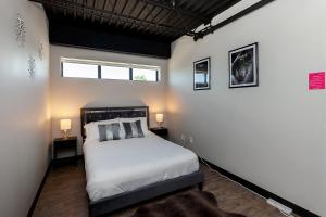 Cartier-Lux DT Unit-Skyline Views