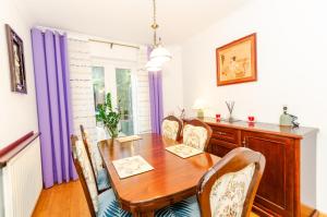 A Riverside Paradise in The City w Garden and Free Parking - A 2 Bed Home in London Sleeps 4!