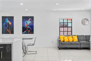 Luxury Vacation House in Miami’s Center!