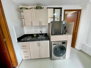 laureles zona turistica estadio cerca poblado aire acondicionado