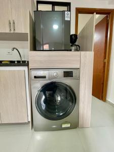 laureles zona turistica estadio cerca poblado aire acondicionado