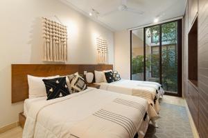 204 Hidden Gem apartment in the heart of Tulum w huge private terrace and pool for 6 Pax