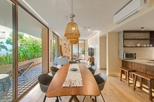204 Hidden Gem apartment in the heart of Tulum w huge private terrace and pool for 6 Pax