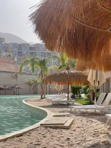 شاليه للايجار في المونت جلاله العين السخنه 3 غرف مكيف بالكامل