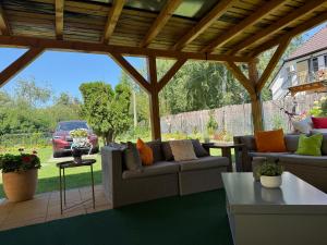 Szárszó Apartment with 3 rooms and PRIVATE BEACH, PRIVATE PARKING