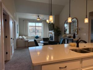 Centerra Retreat Condo Perfect Location