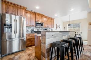 Rim Vista 9A5 - The Wandering Cow