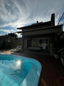 Casa com 3 quartos e piscina no Mariscal