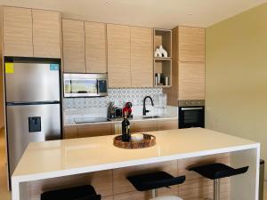 Brand New Spacious and beautiful Vista Vela Sunset Getaway