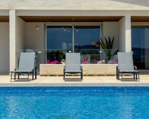 Brand New Spacious and beautiful Vista Vela Sunset Getaway