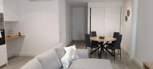 Skynest 59 Faro Airport Guest House