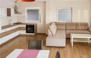 Amazing Home In Maslenica