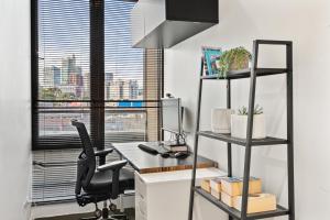 Stylish Southbank 2-Bed Flat w Balcony & Parking