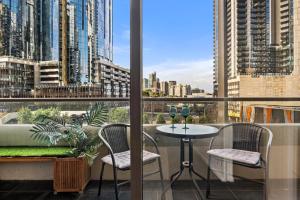 Stylish Southbank 2-Bed Flat w Balcony & Parking