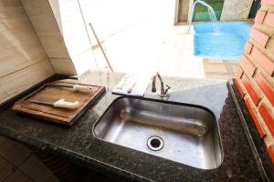 Mansão com Piscina e Área Gourmet em Venda Nova