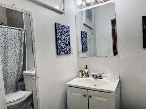 Private Rooms at Miami, Buena Vista with Parking