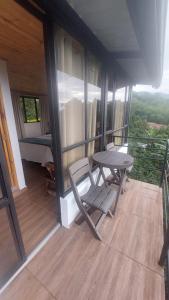 Alojamiento natural rural LOS NOGALES, apartamentos tipo glamping, avistamiento de aves, paisaje cafetero