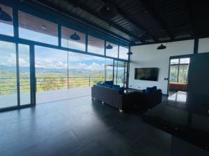 Casa garuda, hermosa cabaña con vista a la piedra de El Peñol