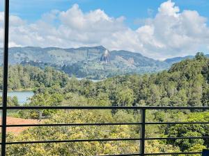 Casa garuda, hermosa cabaña con vista a la piedra de El Peñol