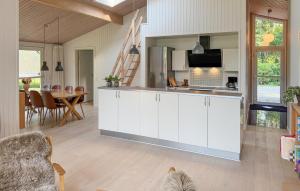 Lovely Home In Ebeltoft With Wifi