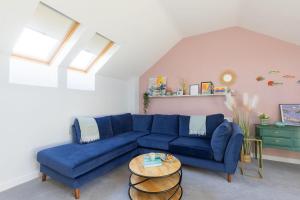 3 Bed in Mawgan Porth oc-s29403