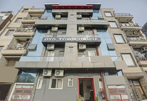 Super Townhouse Mannat Rohini 16