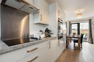 Summer Breeze - Ilfracombe