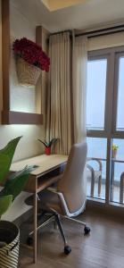 29c BGC Cozy Suite Steps Away From Major Malls with Paid Parking and Gym with Fast Wi-fi