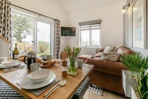 Rosen 7 Godrevy Court