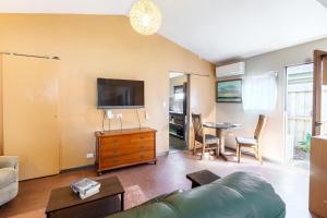 Cozy comfort at 106 Thacker St