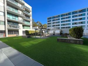 Waterfront Premium Apartment in central Geelong