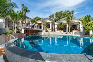 AZ Sunrise Resort & Fitness Club