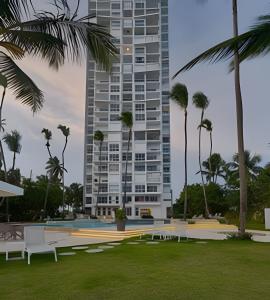 Caribbean Beachfront Apartment. W Scenic view