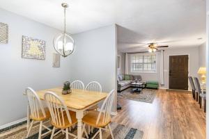 Freshly Renovated - Minutes from Downtown & BNA