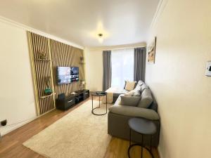 The Cozy Hideaway - 2 Bedroom apartment with garden in Orpington with free Parking