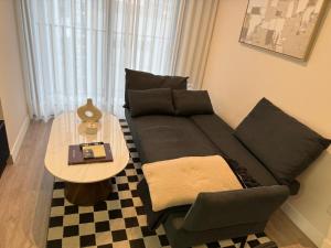 Art10 Milu - Miraflores-Larcomar