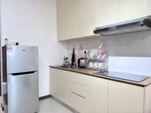 13th FL-The Podium-Studio-Free 1 Parking-6 Pax