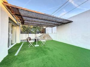 Cocoon HorizSky Studio-Sleeps 2-Terrace-WiFi-AC