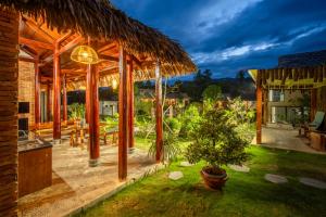 Lá Retreat near Ba Na Hills